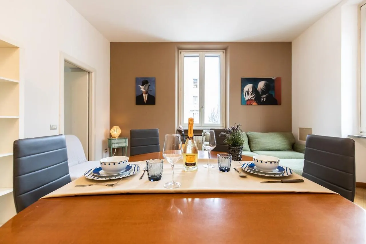 Free Parking Exclusive Apartment Magritte Style Milano