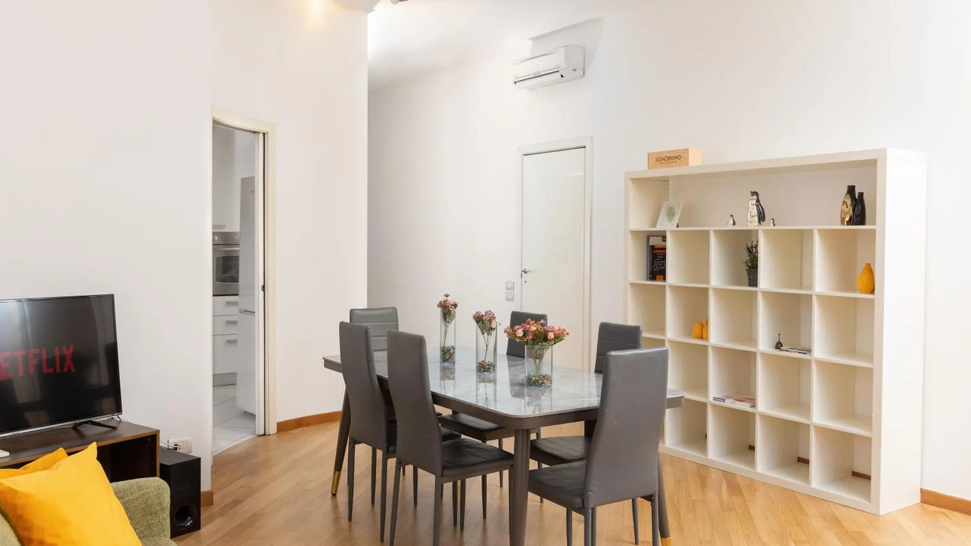 Free Parking Exclusive Apartment Magritte Style Milano