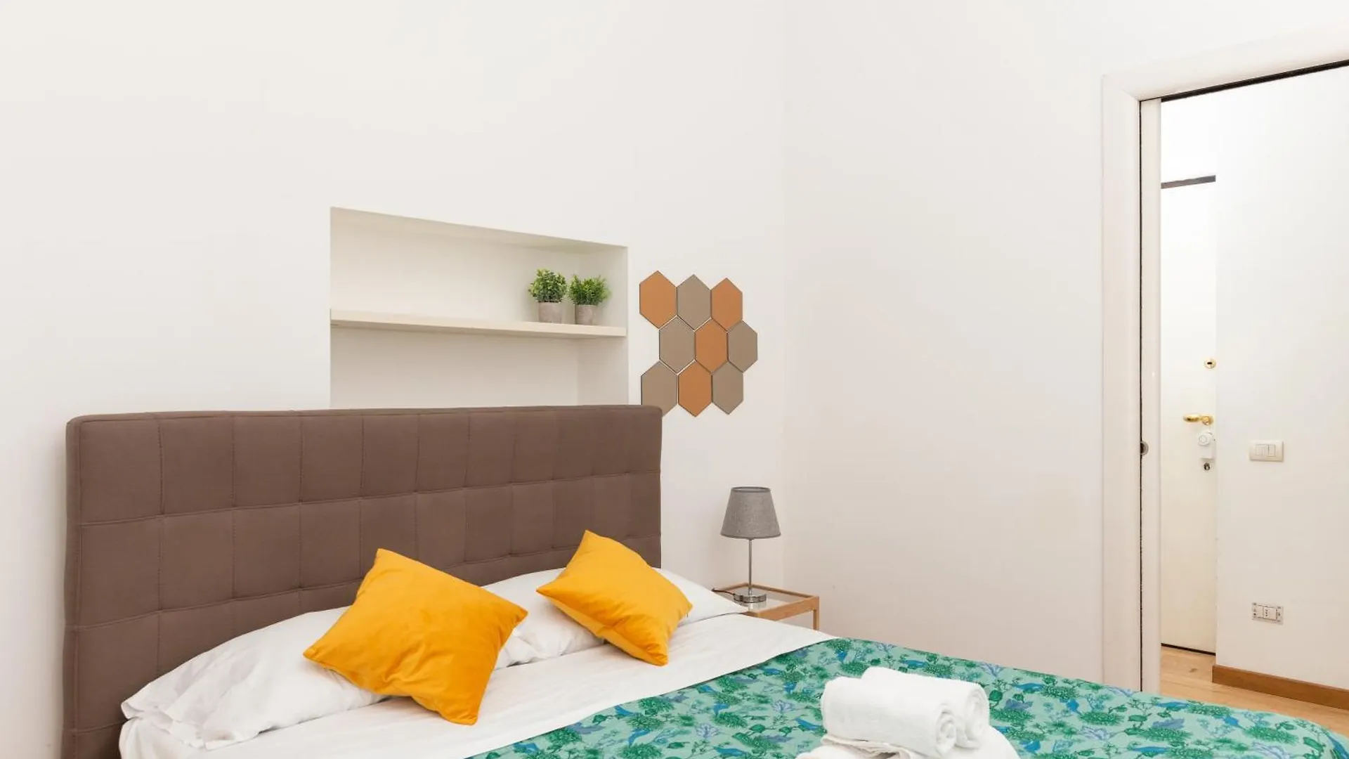 Free Parking Exclusive Apartment Magritte Style Milano